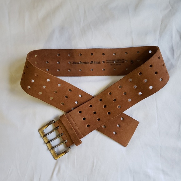 Abercrombie & Fitch Accessories - Like New Abercrombie & Fitch Leather Waist Belt